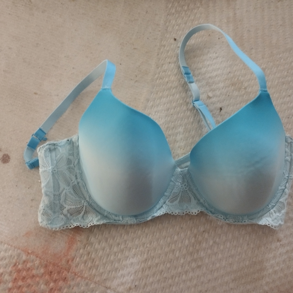 Blue and white ombre bra with lace.